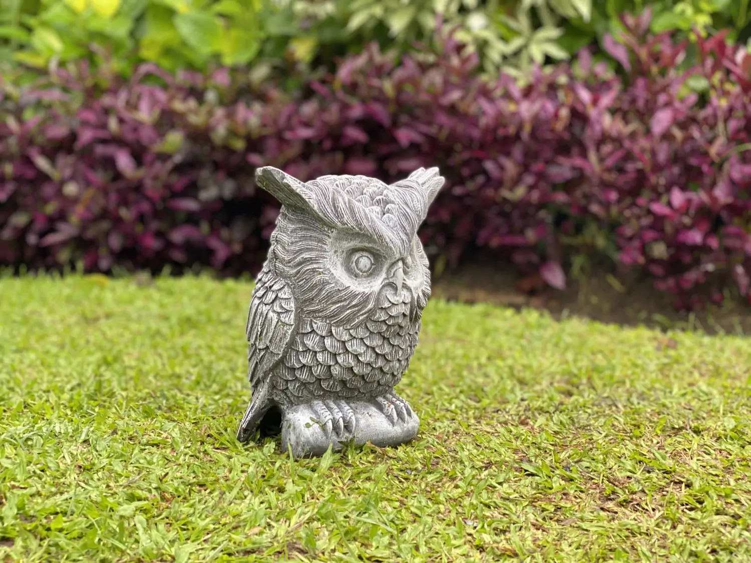  Product image 3 of the product “Esme - Owl, on a base, 25cm H | cast stone ”